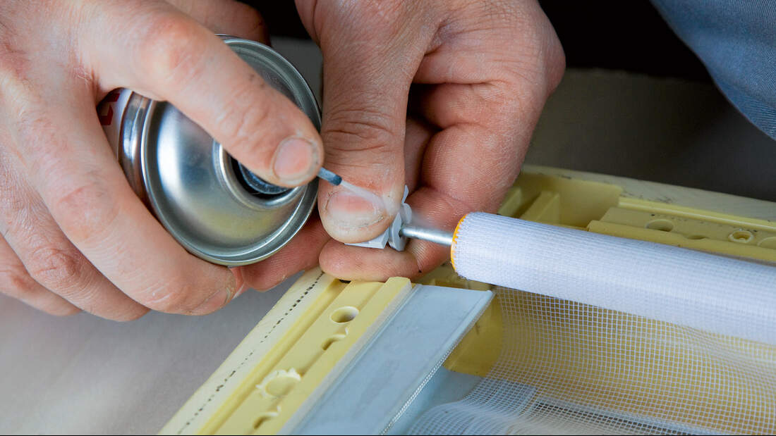 schwerg-giges-fensterrollo-instand-setzen-promobil