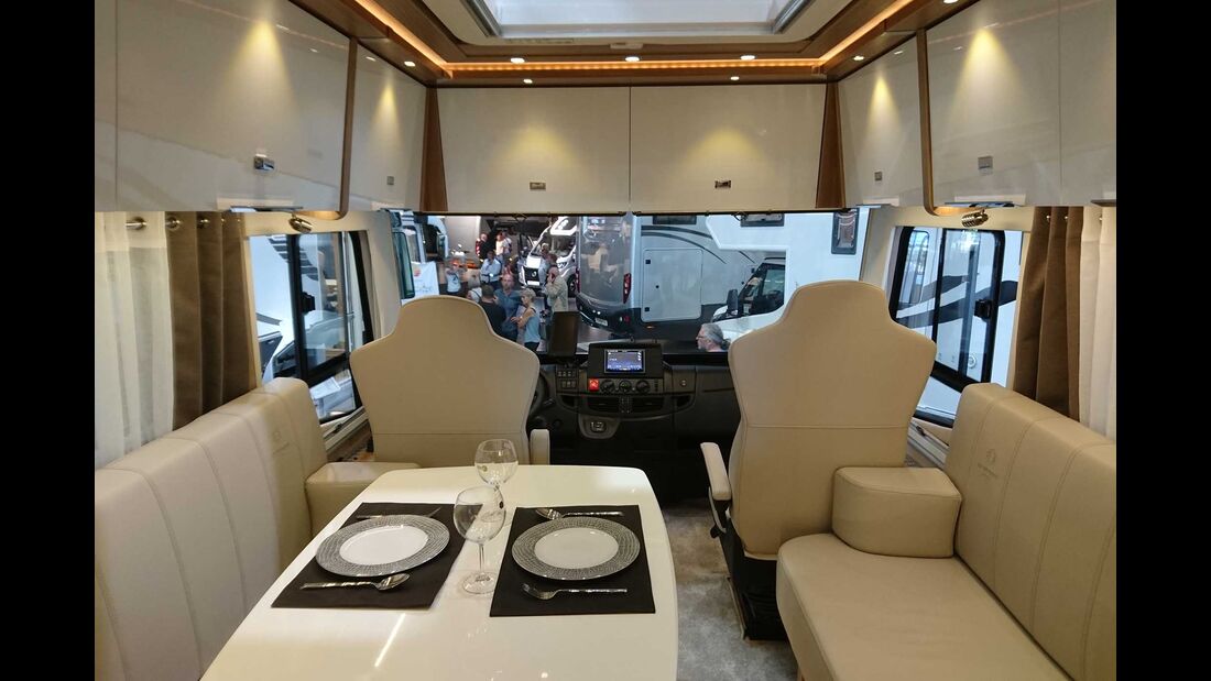 RMB 1100 QC Caravan Salon 2017