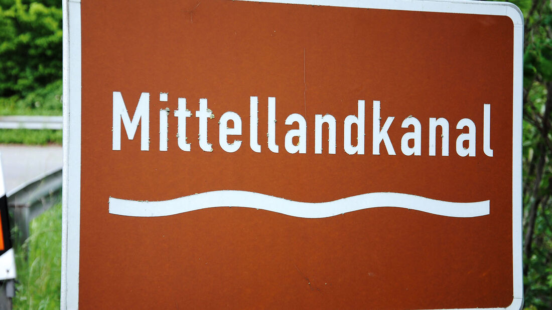 Reise-Service: Mittellandkanal, Hinweisschild