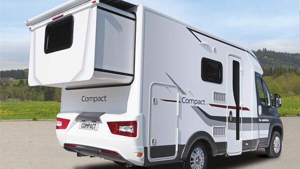 Reisemobil Adria Compact Plus SLS it Heckerker