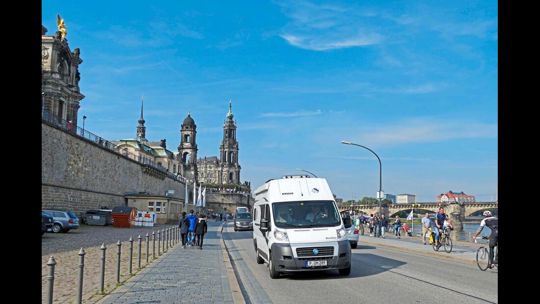 Reisemobil an der Brühlschen Terrasse in Dresden