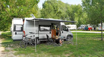 Reisemobil mit Vordach