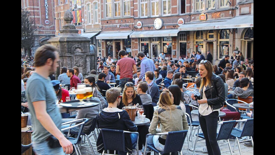 Rund um den Oude Markt von Leuven locken rund 40 Bars und Kneipen.
