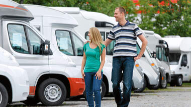 Schritt für Schritt zum Profi-Camper: So geht‘s: mieten, kaufen, versichern