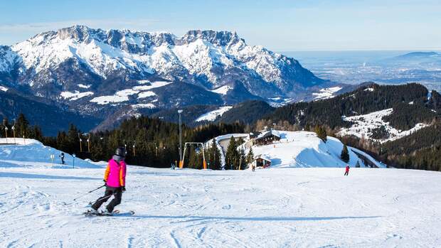 Skiing in the Bavarian Alps (Berchtesgadener Land, Germany)