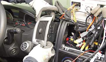 Naviceiver im Wohnmobil: Umschaltbare Stromquelle
