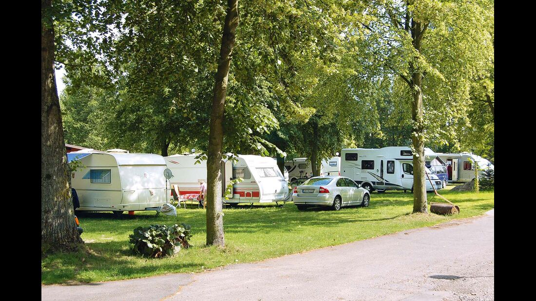 Stellplätze ohne Parzellierung sind typisch für osteuropäische Campingplätze.