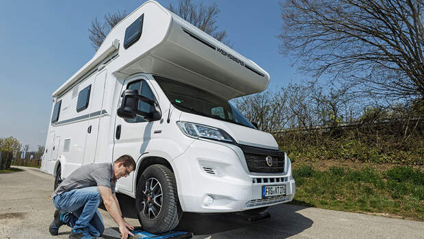 Steuern rund ums Reisemobil Reifenwechsel f