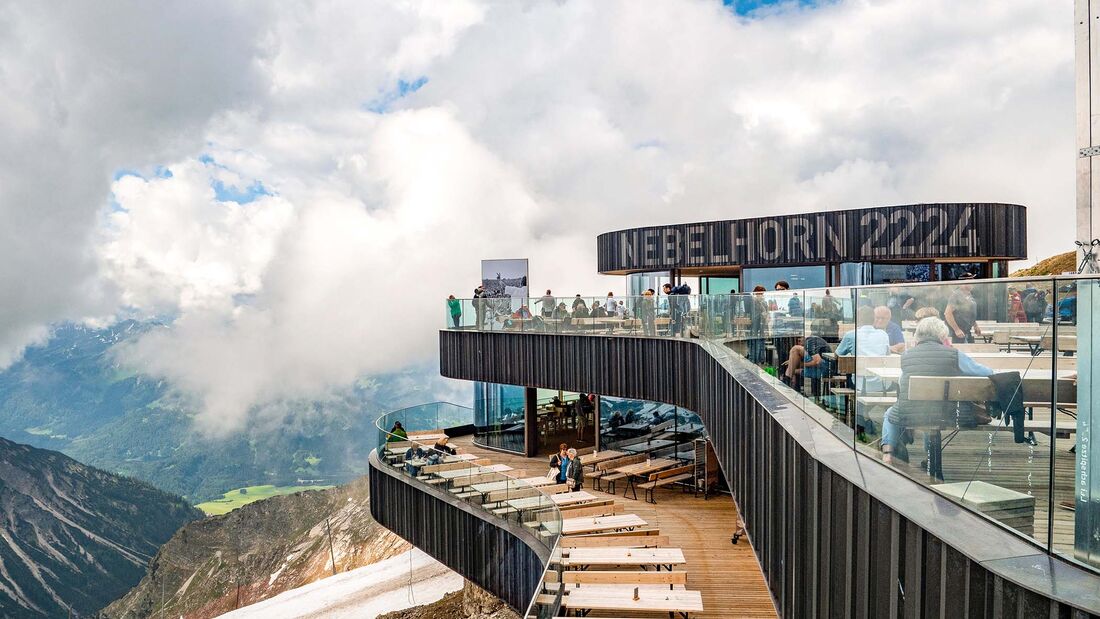 Terasse der Bergstation des Nebelhorns