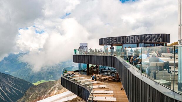 Terasse der Bergstation des Nebelhorns