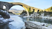 Ura e Mesit bei Shko der, der bedeutendste osmanische Brückenbau in Albanien.