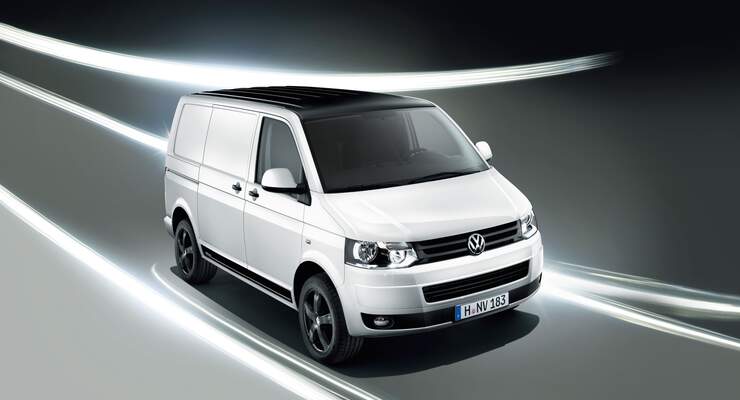 Volkswagen Nutzfahrzeuge peppt seinen Nutzfahrzeug-Klassiker sportlich auf: mit dem Transporter Edition als Sondermodell.