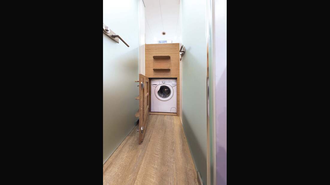 Waschmaschine serienmäßig beim Bliss-Mobil 20-ft-body