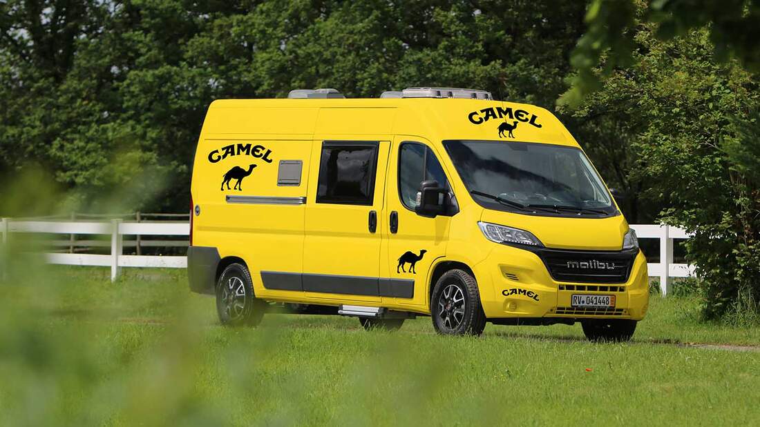 Bunte Wohnmobil-Lackierungen: Reisemobile in kultigem Rennwagen-Design