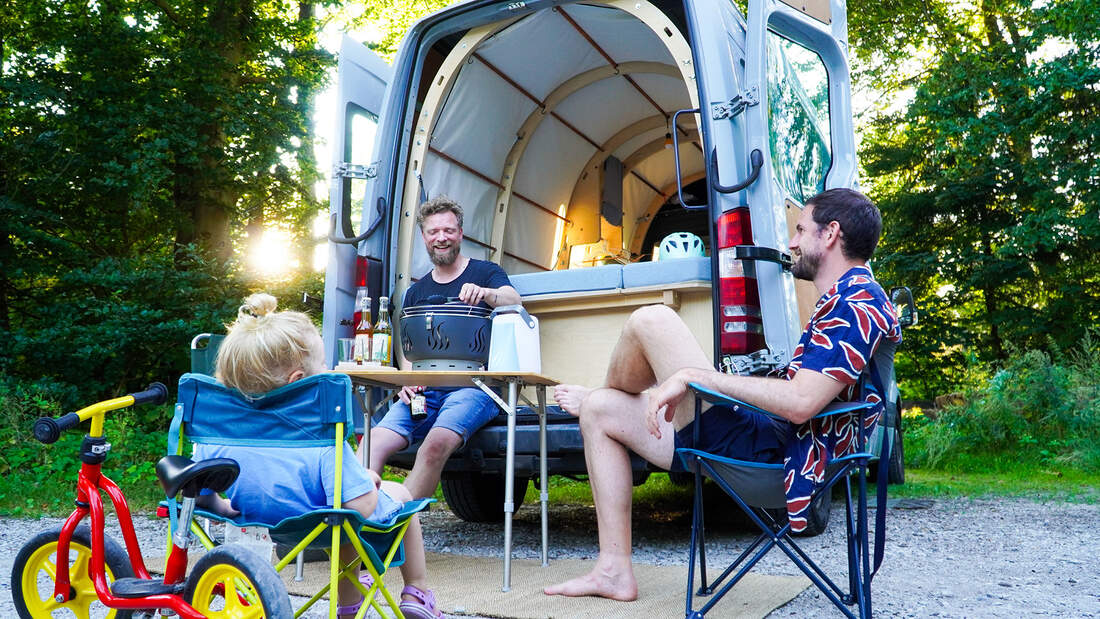 Nachhaltige Camper-Ausbauten 2025: Die Zukunft des Camping ist grün und flexibel