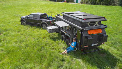 F-150 Raptor, Bruder EXP-7 PT, Fahrrad, Wiese, Mann