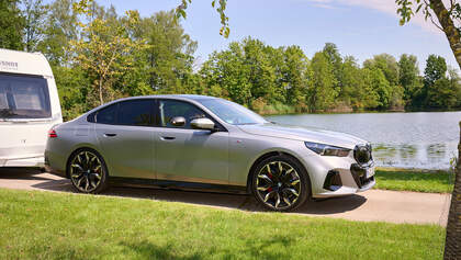 BMW 520 d xdrive, Gras, See, Bäume, Himmel