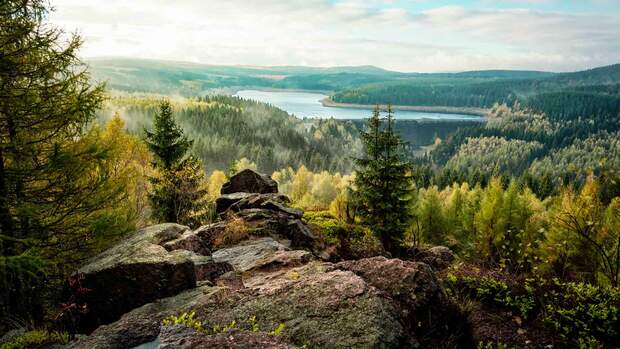 view from rocks to dam flaje